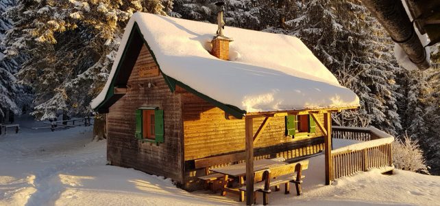 OeTK-Neunkirchen-Alpkogelhuette-im-Schnee