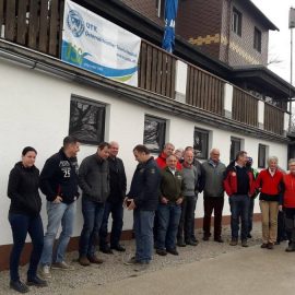 OeTK-Neunkirchen-Markierungsteam-Koordinationstreffen-der-Wegeinstandsetzer-Hocheck-Schutzhaus_20190504-001