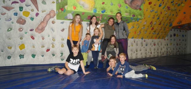 Jugend – Bouldern in der Naturfreundehalle