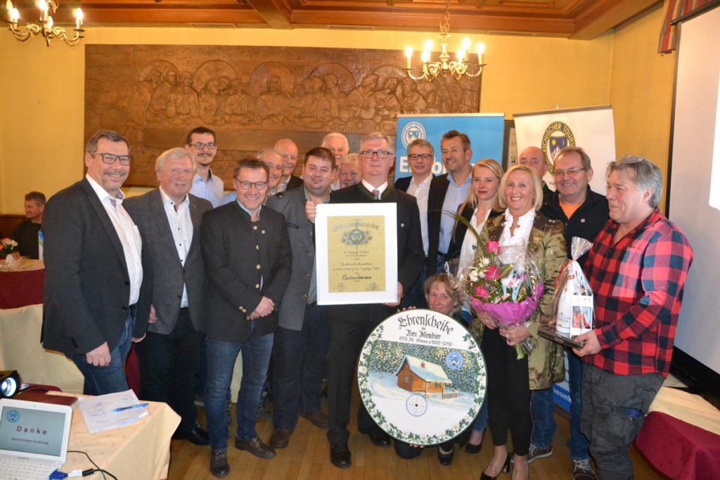 OeTK Neunkirchen - Gruppenfoto Verabschiedung Gerhard Membier